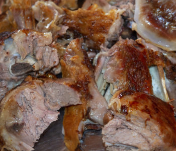 Često ga jedemo, a najgore je meso koje možemo pojesti, prepuno je kolesterola i soli, razara srce i deblja