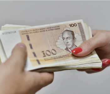 Prosječne mjesečne plaće najniže u uslugama smještaja i hrane, najviše u financijskim djelatnostima