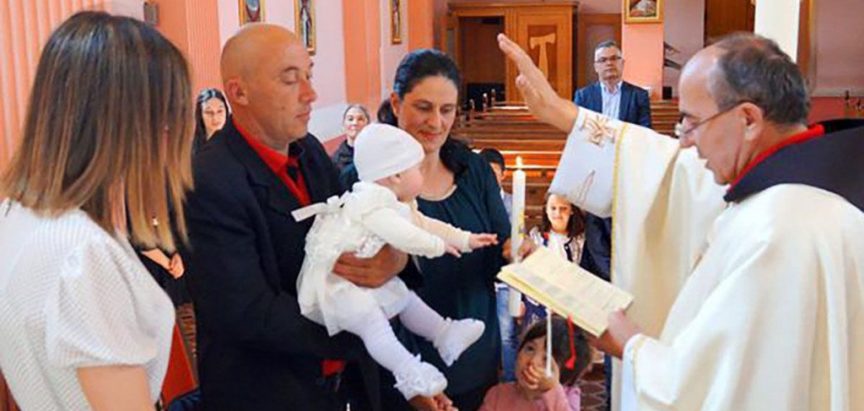 LIVNO: Bogatstvo obitelji, kršteno osmo dijete bračnog para Kasalo
