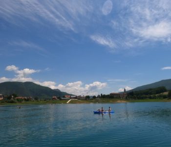Studenti Studija Kineziologije Sveučilišta u Mostaru veslali na Ramskom jezeru