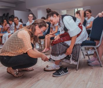 Polaznici škole folklora uče o ramskoj narodnoj nošnji