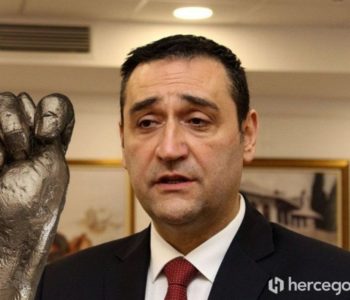Ministar Hadžović dobio nagradu “Zlatni hercegovački šipak“