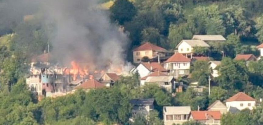 Veliki požar kod Viteza – Vatrena stihija već progutala nekoliko kuća
