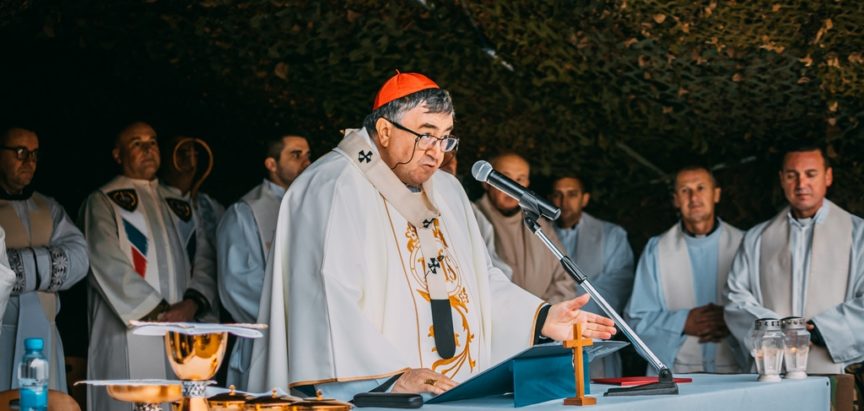 Papa umirovio kardinala Vinka Puljića, prvu godinu njegove službe obilježio je rat u BiH