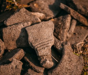 STOLJEĆE DEVASTACIJE: Fratar na rimskom trgu podigao crvku, drugi na rimskim termama napravio parking