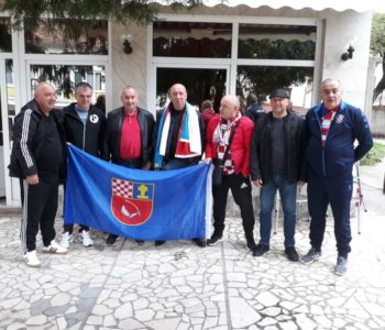 Ekipa navijača Vatrenih jutros se iz Rame uputila u Osijek