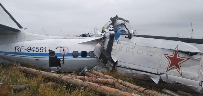 RUSIJA: 16 osoba poginulo u padu zrakoplova, sedam ljudi izvučeno živo iz olupine
