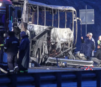 Poginulo 45 ljudi nakon što se autobus zapalio na cesti