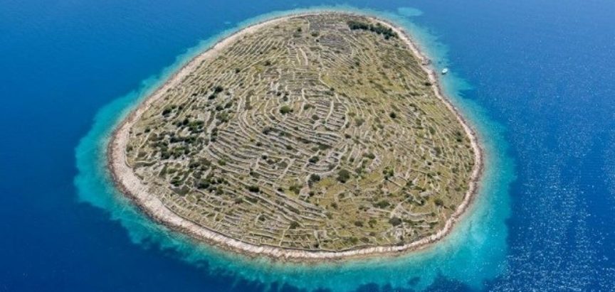 Hrvatski otok koji izgleda kao otisak prsta