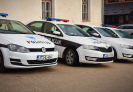 POLICIJSKO IZVJEŠĆE: Razbijeno staklo na osobnom automobilu u Lapsunju
