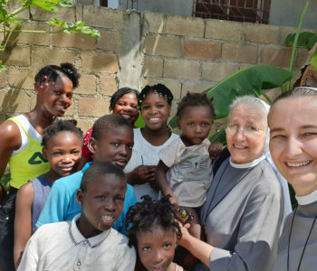 SESTRA ANA ULOŽNIK: Zvijezda nas je dovela u „jaslice“ Haitija kod našeg Malenog