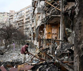 Rusi tvrde da su zauzeli grad na jugu Ukrajine, Zelenski se javio s ulica Kijeva: ‘Nema predaje‘