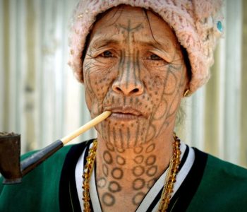 Tetovirana lica žena plemena Muun