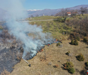 Zaustavljen požar na Krančićima kod groblja i uz samo naselje Ošljani
