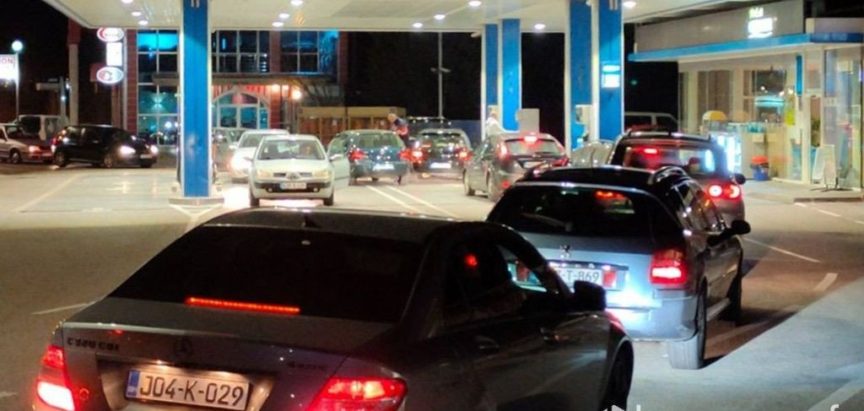 Dobavljači od danas gorivo plaćaju 3 KM, uvećanje za građane od 10-15 feninga
