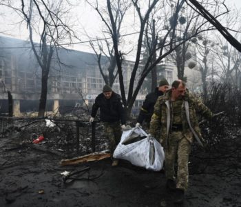 Cijeli svijet u Ukrajini gleda krv, smrt, osakaćene žrtve i brutalne snimke gubitaka Putinove vojske, na ruskim televizijama neviđene obmane