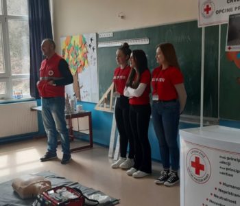 Crveni križ povodom Svjetskog dana zdravlja posjetio osnovne škole u Gračacu i Uzdolu