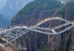 NA 140 METARA VISINE: Vijugavi stakleni most na čiji bi se vrh popeli samo najhrabriji