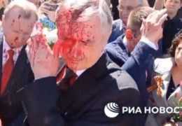 VIDEO: Incident u Poljskoj, Ruskog veleposlanika polili crvenom bojom na groblju