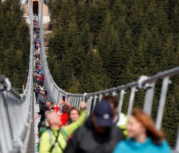 VIDEO: Češka otvorila najduži viseći most na svijetu, prvi posjetitelji svjedoče o strahu i adrenalinu