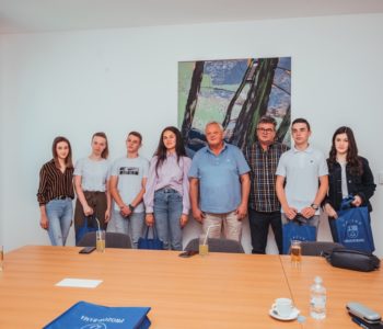 Načelnik dr. Jozo Ivančević ugostio učenike generacije za školsku 2021./2022. godinu