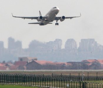 Avion Croatia Airlinesa nije oštećen vatrenim oružjem