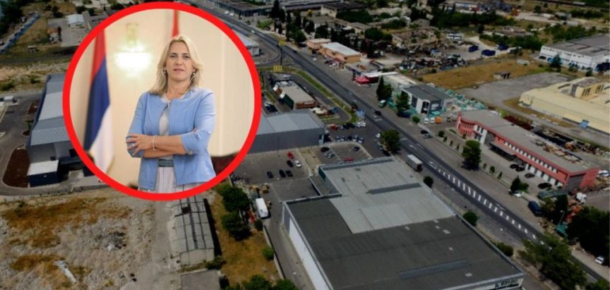 Napadnuta Željka Cvijanović u Mostaru, Hyundaijem prepriječili put i otrgnuli rotacijsko svjetlo s automobila