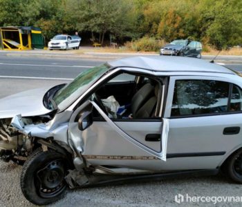 FOTO: Više ozlijeđenih u teškoj prometnoj nesreći na M-17