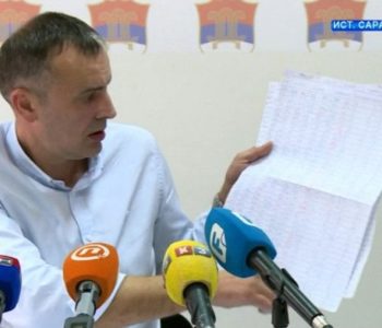 HOĆE LI BITI FAJDE: “Jelenu Trivić brisali korektorom, pa glasove dopisivali Dodiku. Jedna osoba glasovala za njih stotinu”