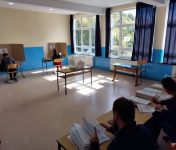 Schmidt želi skenere i biometrijske identifikacije birača, HDZ i SNSD protiv novih tehnologija