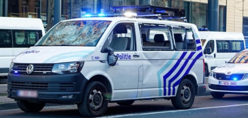 Izboden policajac do smrti u Bruxellesu, drugi u bolnici: “Čuo sam pet ili šest hitaca, bilo je zastrašujuće.”