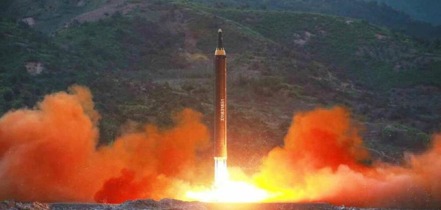 Sjeverna Koreja navodno ispalila interkontinentalni balistički projektil, pao blizu Japana