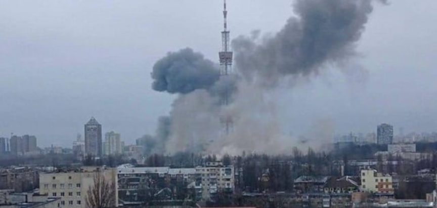 Kijev napadnut dronovima tijekom noći, građani se skrivali u skloništima