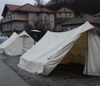 Sjever Kosova i dalje blokiran, škole ne rade, ne zna se tko je pucao u Rudaru