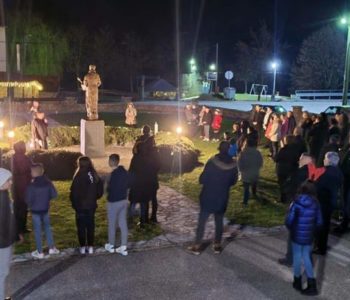 FRAMA Gračac održala prvu “Božićnu čajanku”