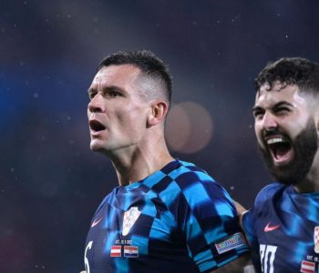 “Vatreni” će u polufinalu zaigrati u plavim dresovima