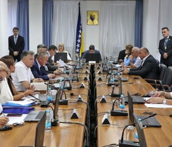 Vlada FBiH utvrdila prijedlog najvećeg proračuna ikad, upućen u parlament po hitnoj proceduri