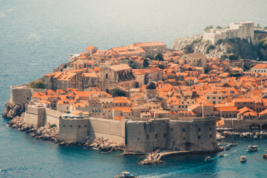 Uhićen državljanin BiH u Dubrovniku, kao šef smjene ukrao više od 100 tisuća maraka “pazara”