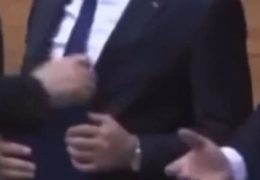 VIDEO: Svi se pitaju što je Čović dao Konakoviću nakon zakletve u Parlamentu BiH