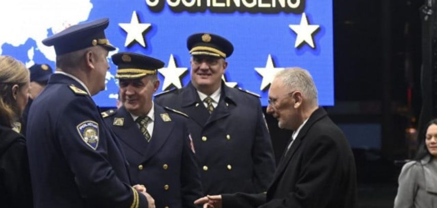 Hrvatska je ušla u Schengen, građani u Europu bez putovnica i osobnih iskaznica
