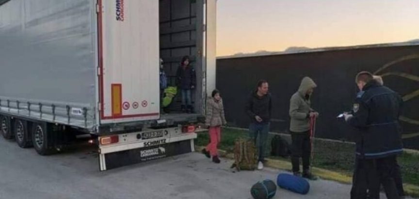 Državljanin BiH migrante prevozio u hladnjači