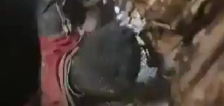 Objavljen snimak spašavanja dječaka iz ruševina zgrade u Siriji