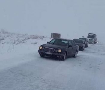 Snijeg odgodio nastavu i stvorio mnoštvo problema u brojnim mjestima u BiH