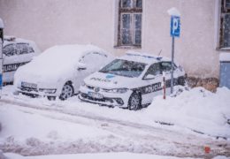 POLICIJSKO IZVJEŠĆE: Prijetnje smrću, otuđeno vozilo locirano u Ometalama, zapaljen stol na igralištu…