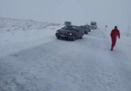 Snijeg odgodio nastavu i stvorio mnoštvo problema u brojnim mjestima u BiH