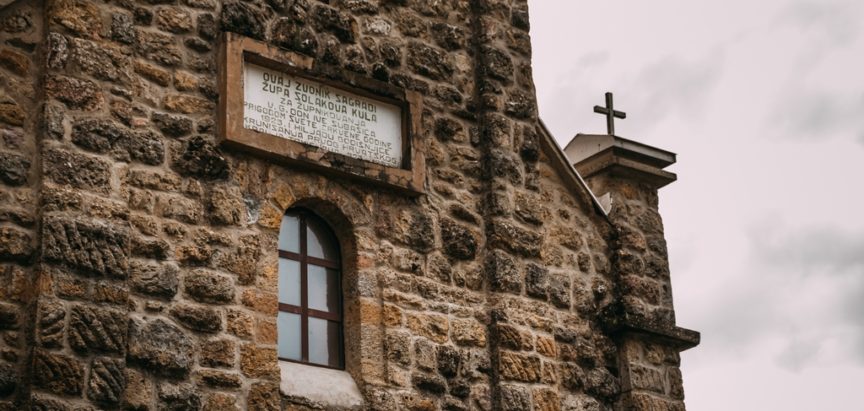 ŽUPE OBRI I SOLAKOVA KULA: Raspored proljetnih i ljetnih misa na grobljima za 2023. godinu