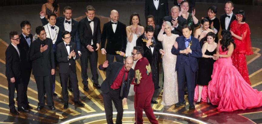 Apsolutni pobjednik Oscara film “Sve u isto vrijeme”