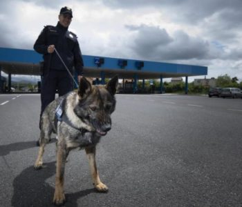 Bh. građanin vozio preko granice suprugu, kćer, dvije unučice i kilogram heroina!