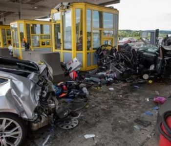 Pod utjecajem droge se zabio u naplatne kućice i automobil, kazna mu gotovo prepolovljena