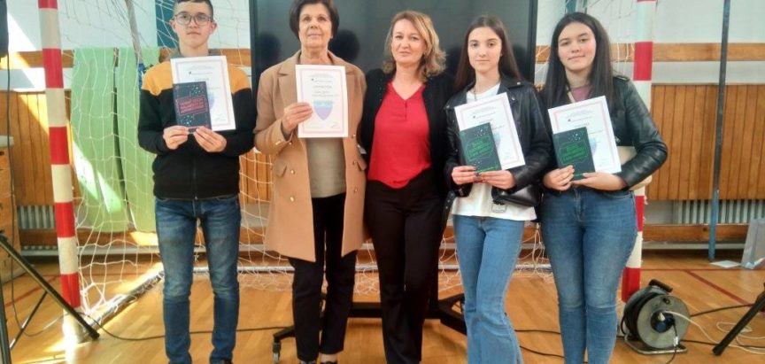 Učenici Osnovne škole “Ivan Mažuranić” treći na županijskom natjecanju iz povijesti